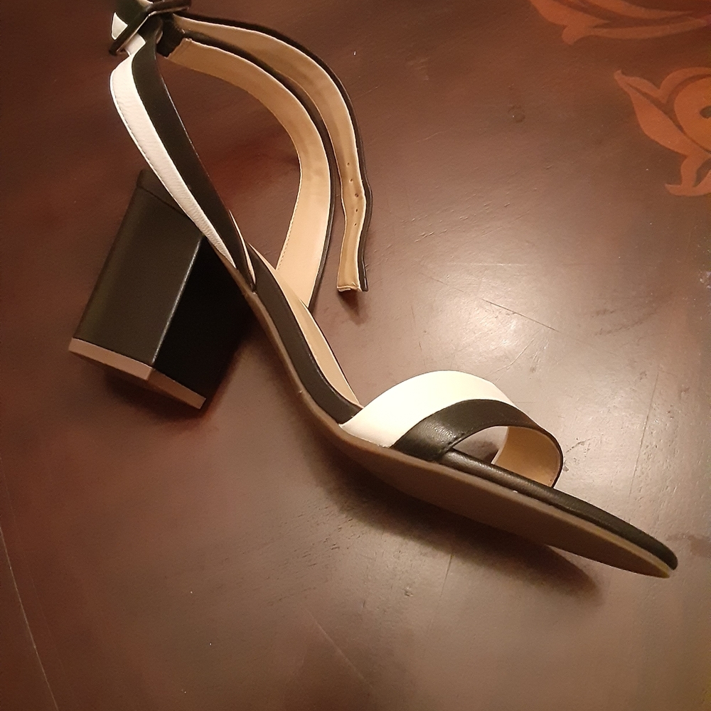 Talbots Women's Sandal - Picture 3 of 3